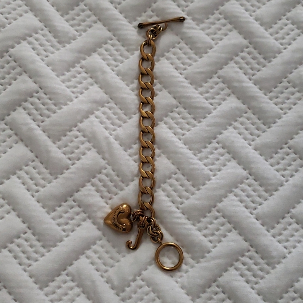 Vintage Juicy Couture Gold Tone Starter Charm Bracelet Puffy Heart J Toggle Y2K